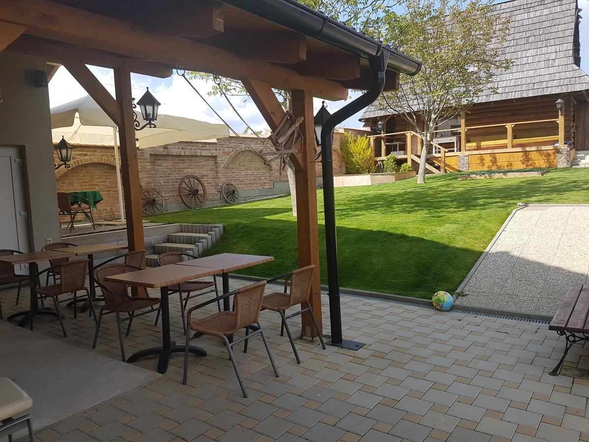 Agropenzion 7Divov Dolna Krupa Dış mekan fotoğraf